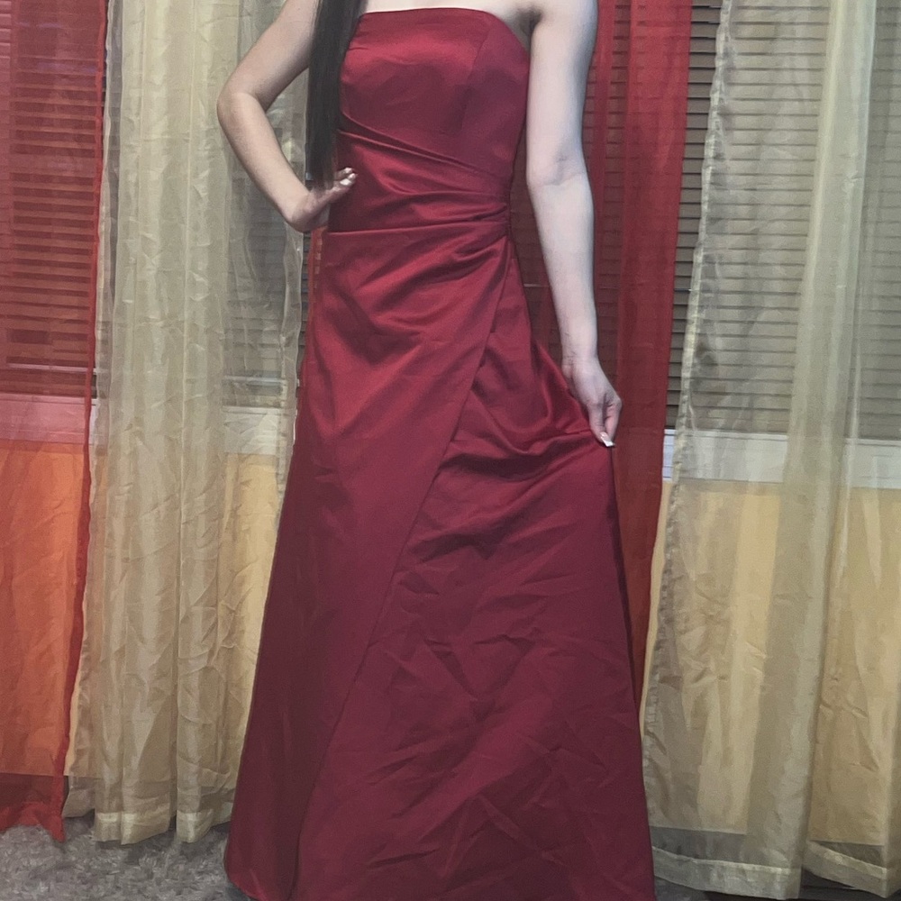 Dress - Picture 4 of 4